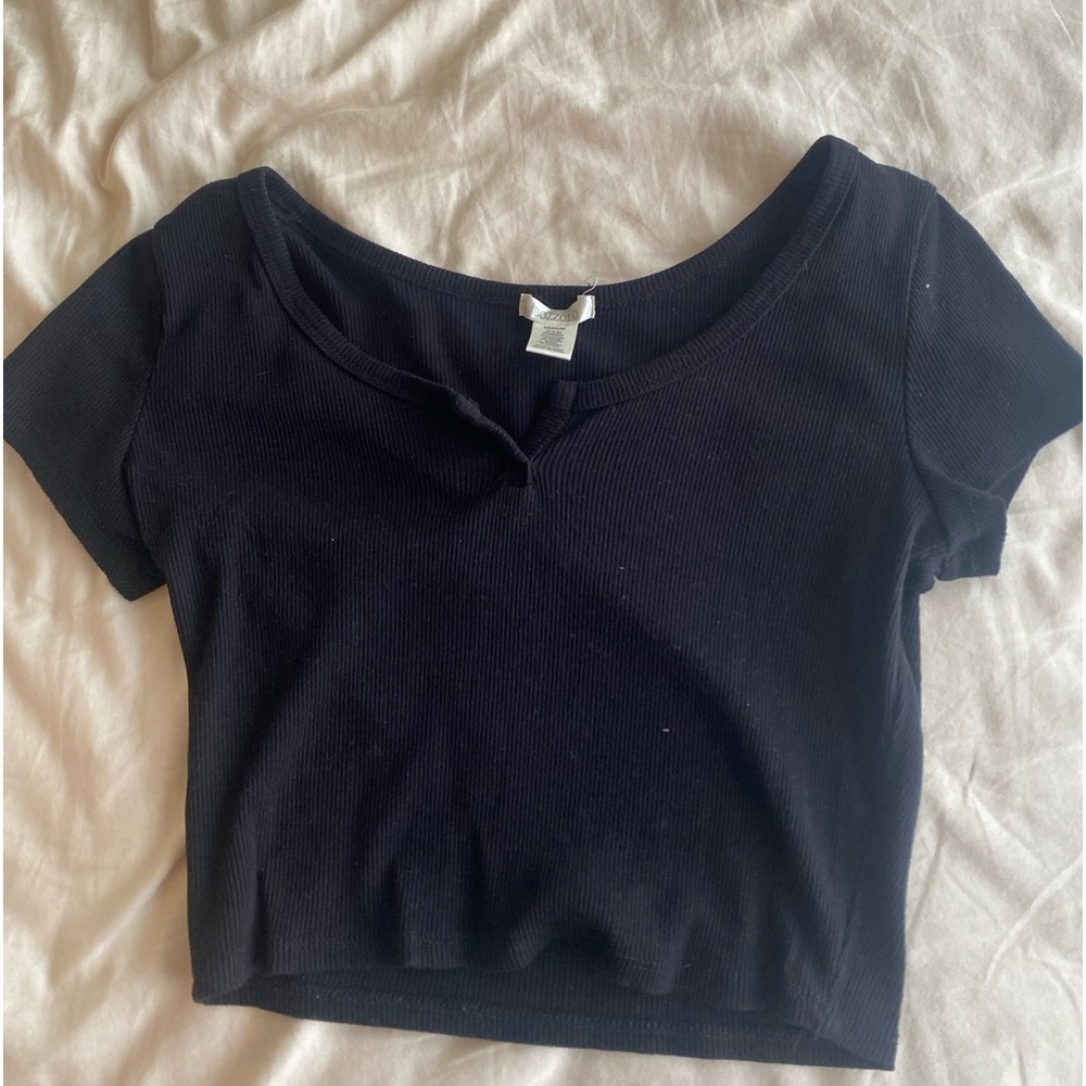 Black crop top
